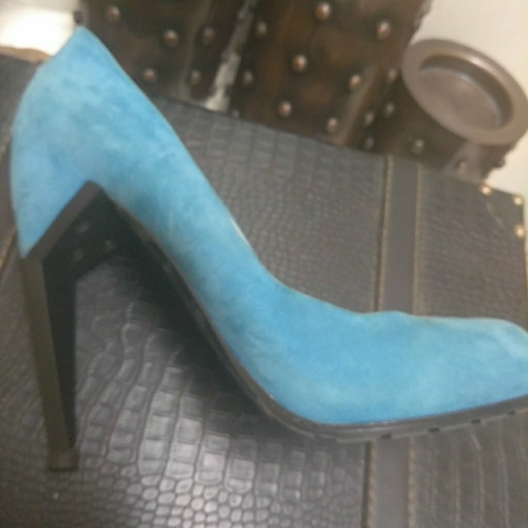 Nicholas Kirkwood - Picture 6 of 7